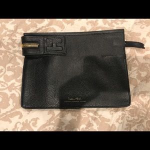 The big zipper black